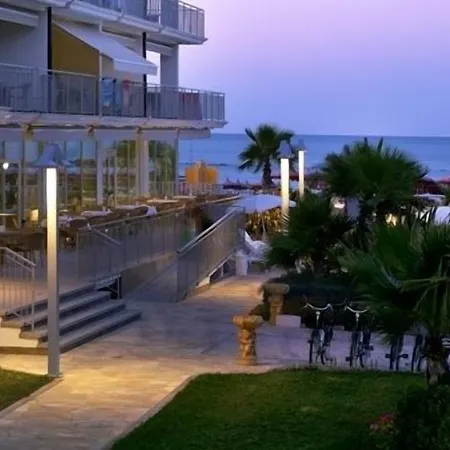 Casa Del Mar 3*